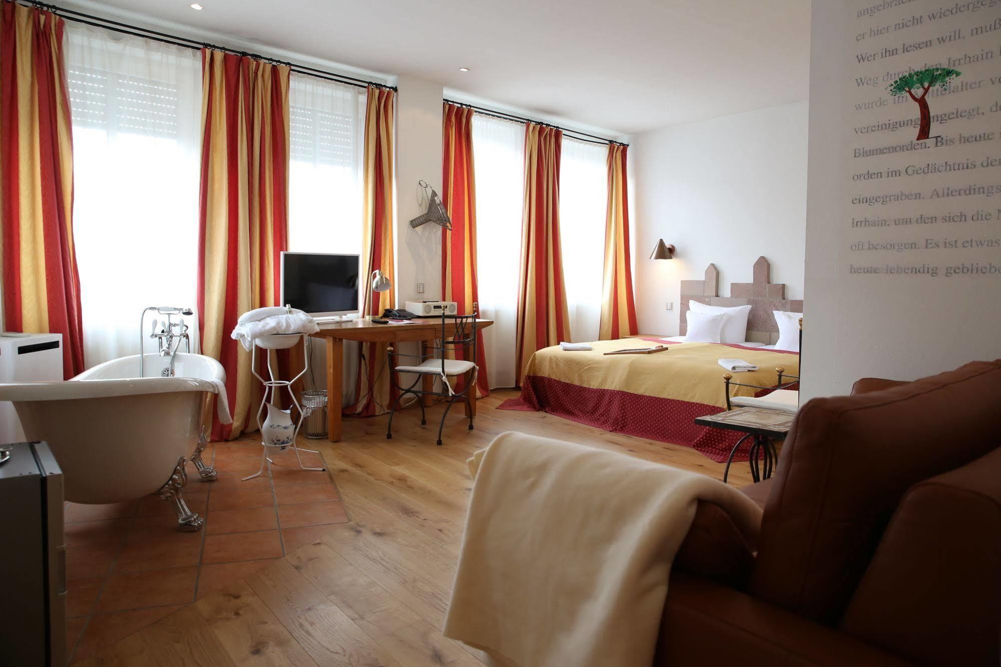 Hotel Drei Raben Nuremberg Bagian luar foto