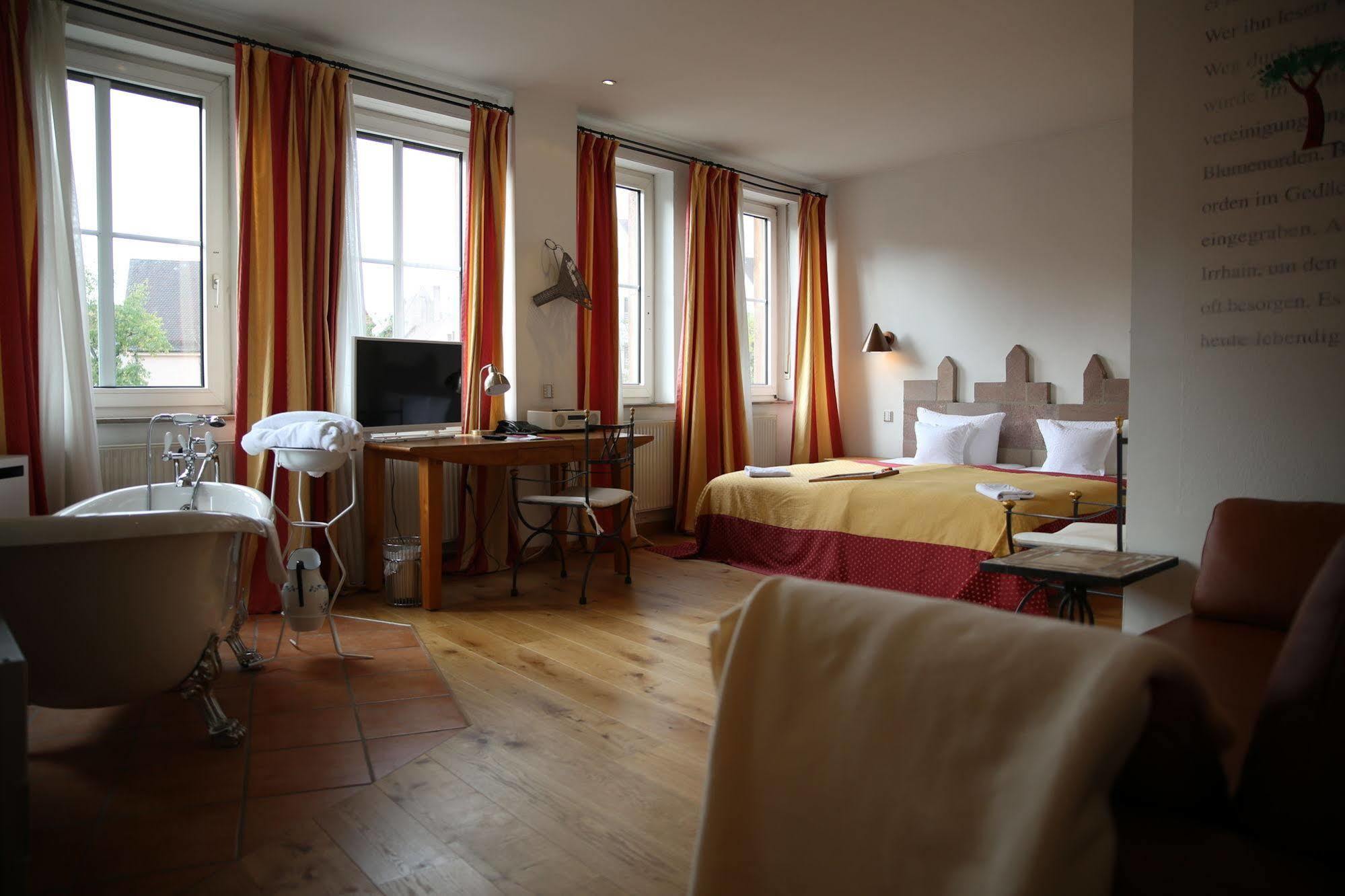 Hotel Drei Raben Nuremberg Bagian luar foto