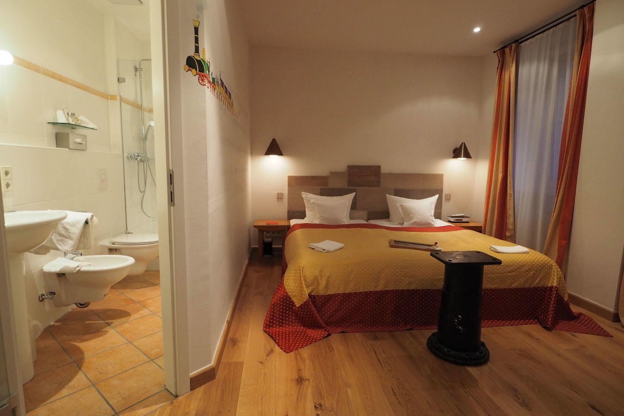 Hotel Drei Raben Nuremberg Bagian luar foto